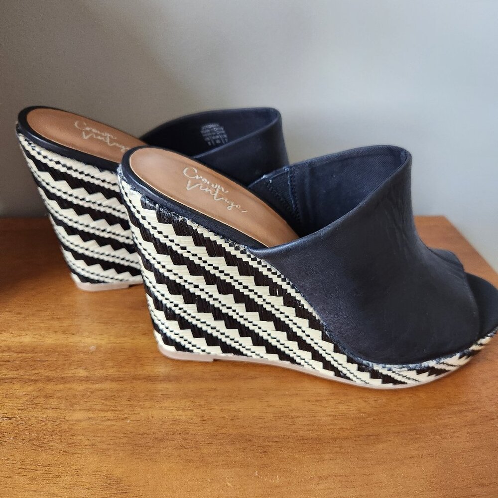 Crown Vintage Black and White Wedges